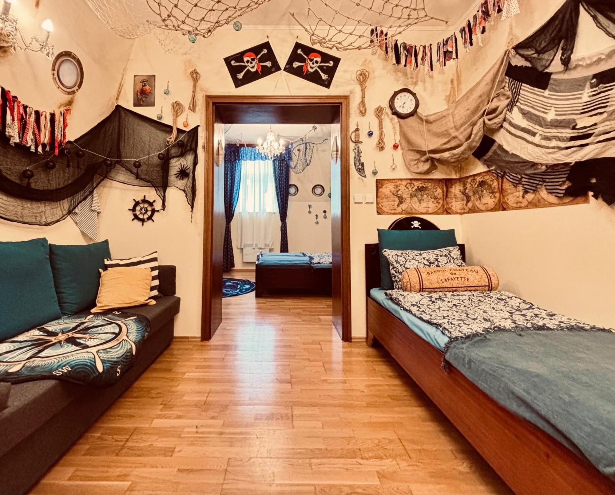 Pirate Family, Theme Room, Free Parking Karlsbad Exterior foto